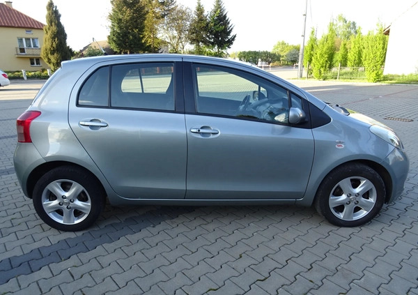 Toyota Yaris cena 22900 przebieg: 175000, rok produkcji 2008 z Gdańsk małe 631